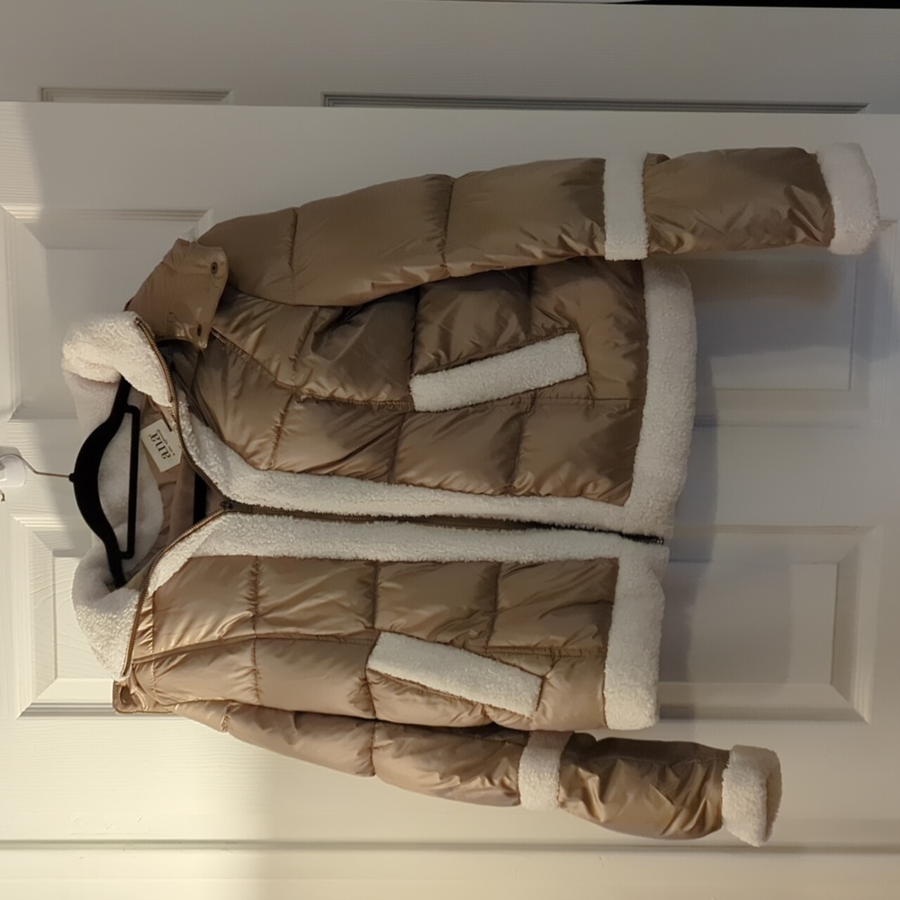 ANA Like New Puffer Jacket Size Large